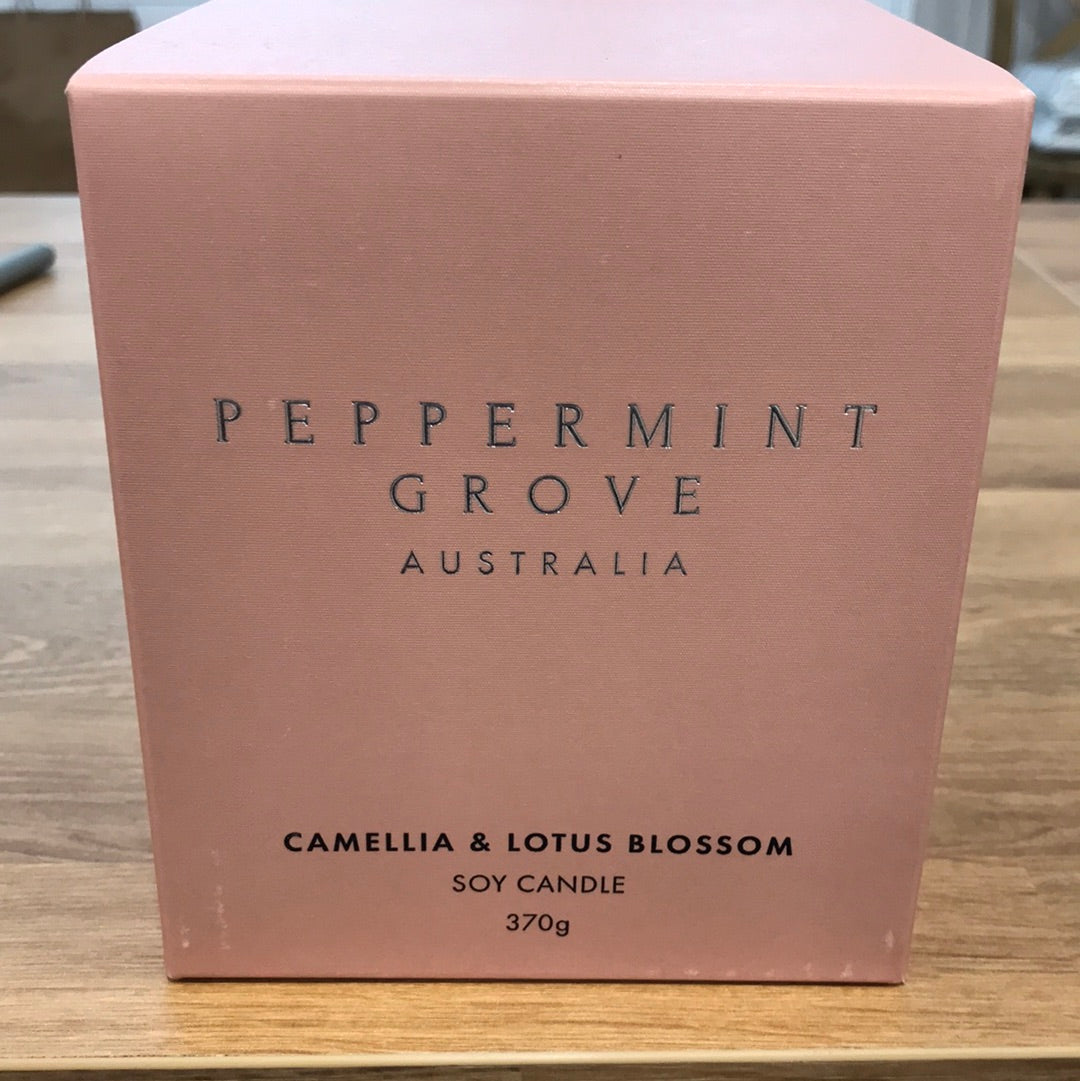 Camellia & Lotus Blossom 370g Candle