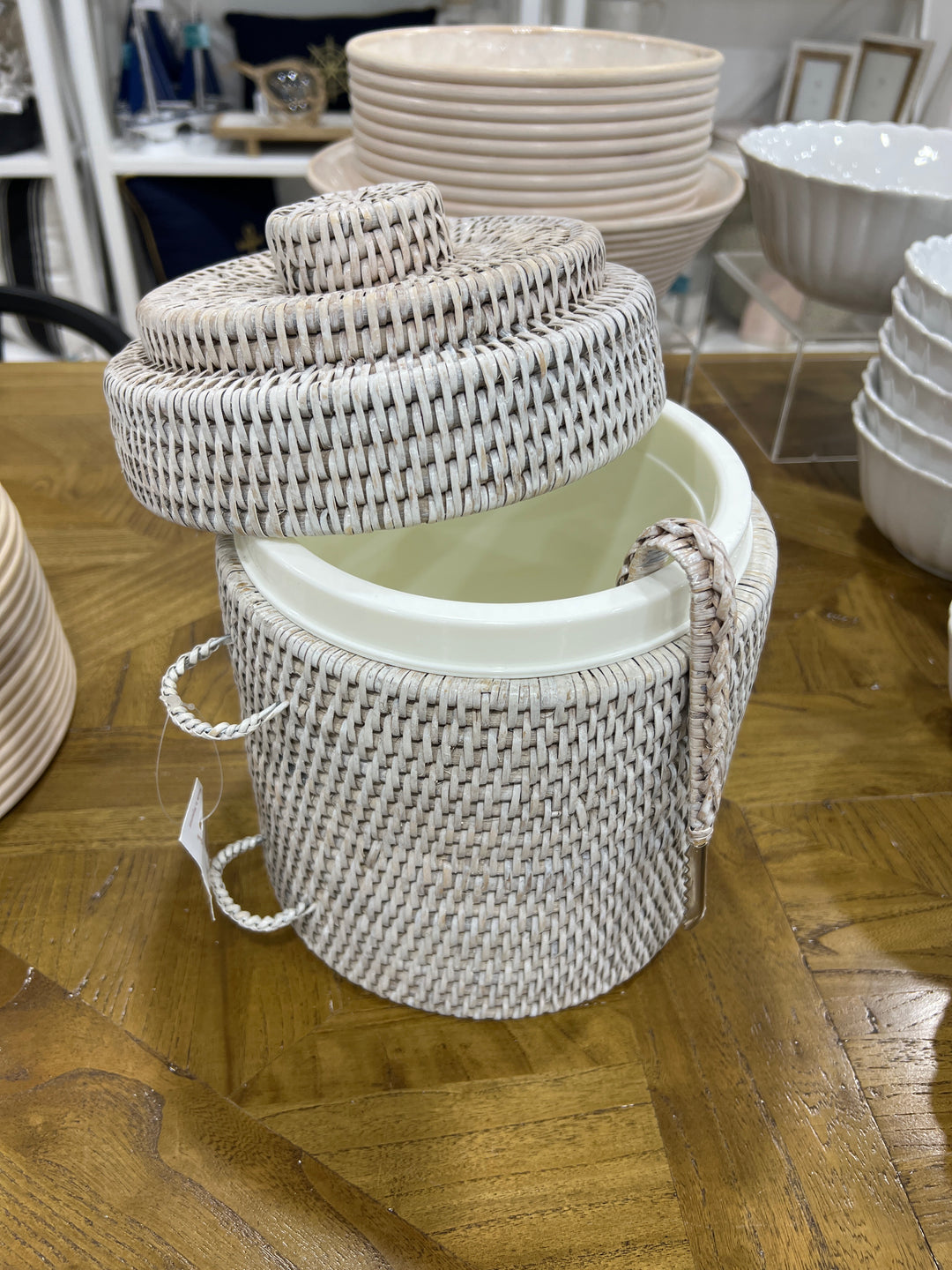 Rattan Ice bucket w/ Tong