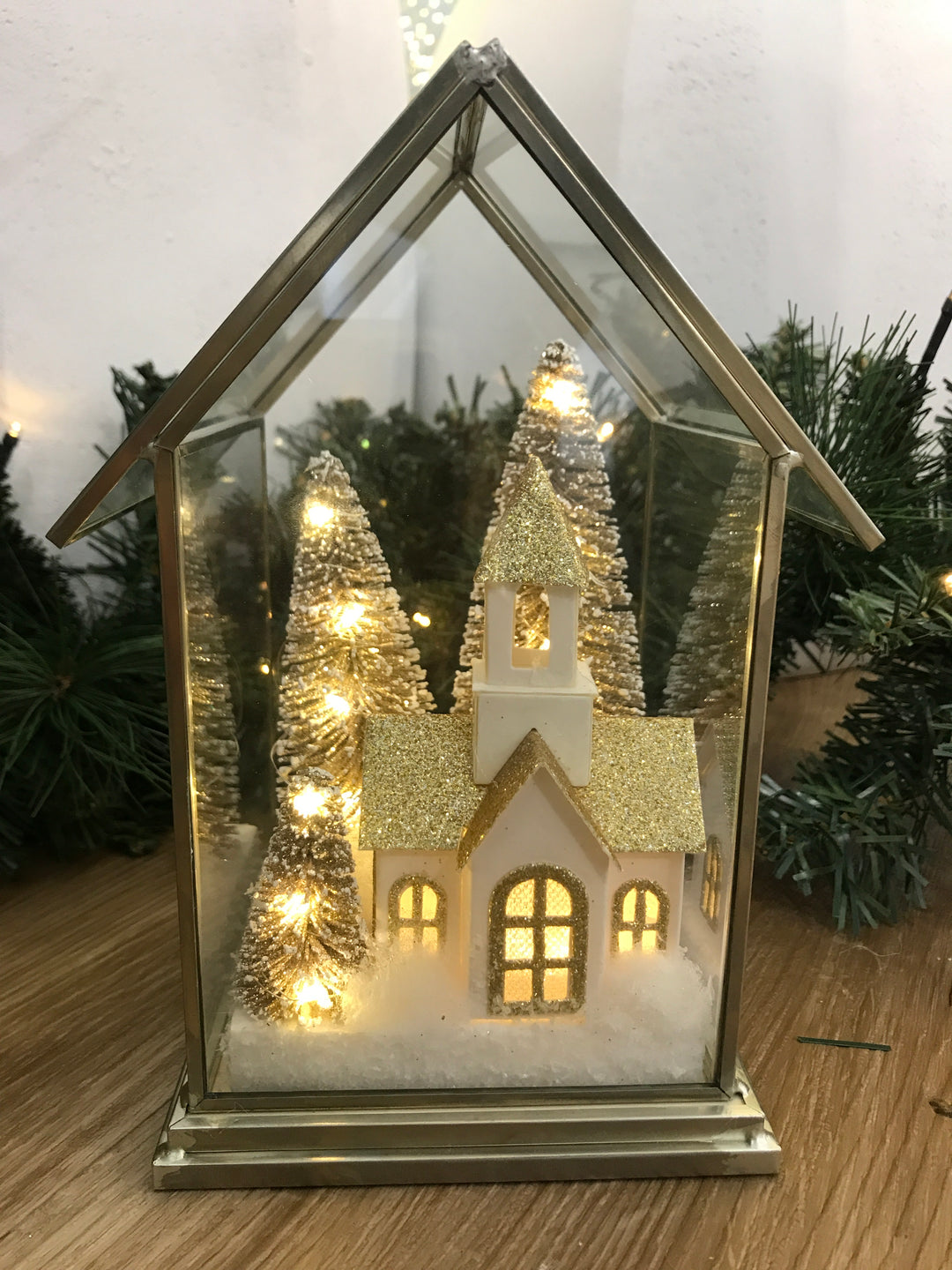 Acrylic Champagne House with LED lights Sml