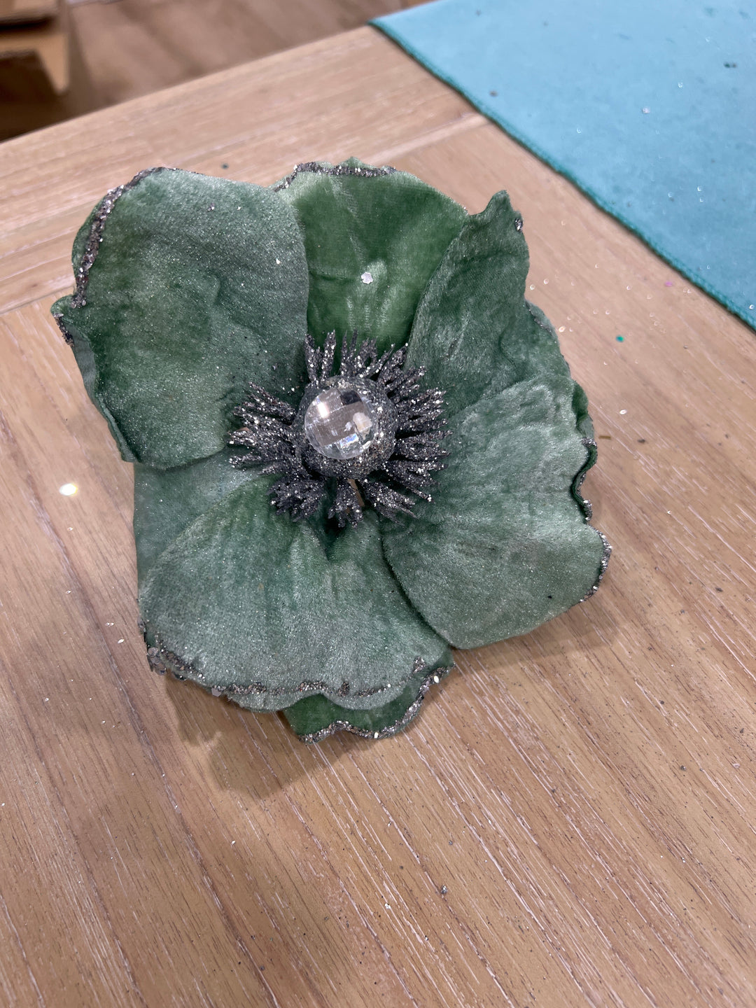 Clip on Fabric Magnolia Frost Green