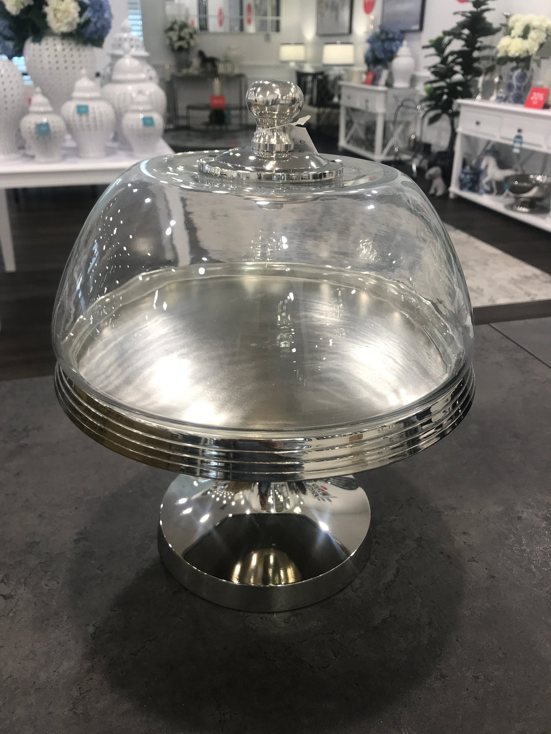 Coolridge aluminum pedestal