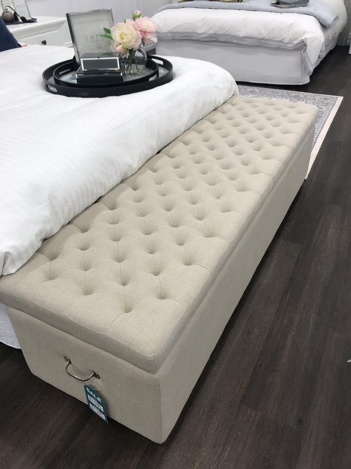 Beige linen bed box