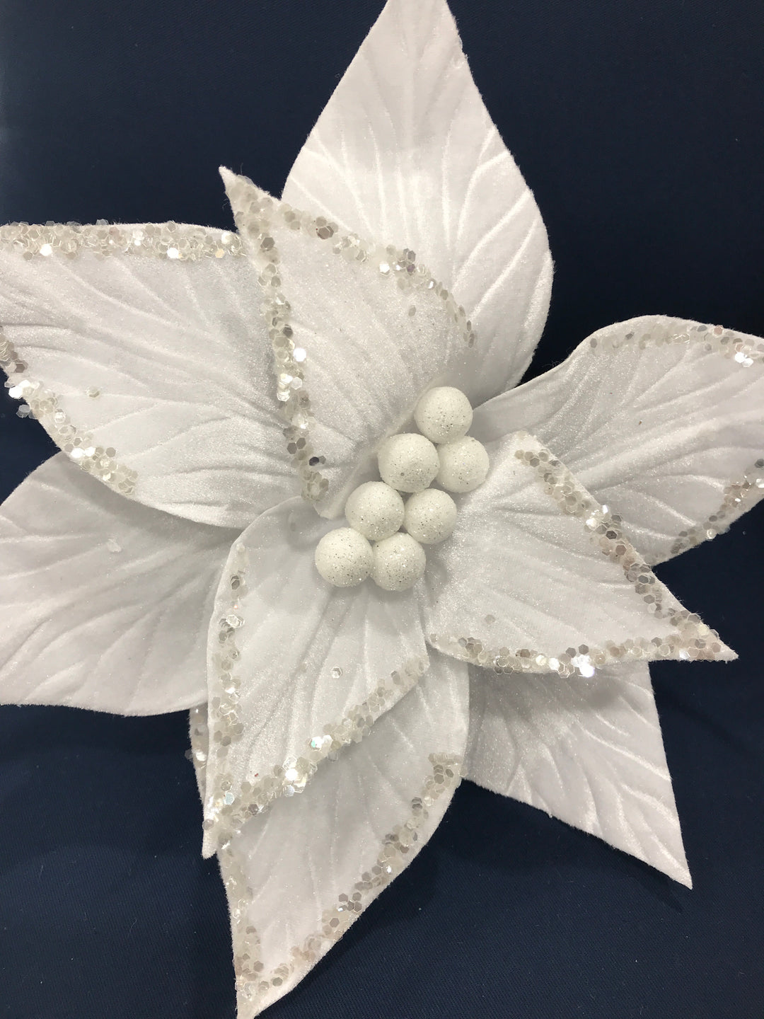 Clip on Poinsettia White Pearl Edges