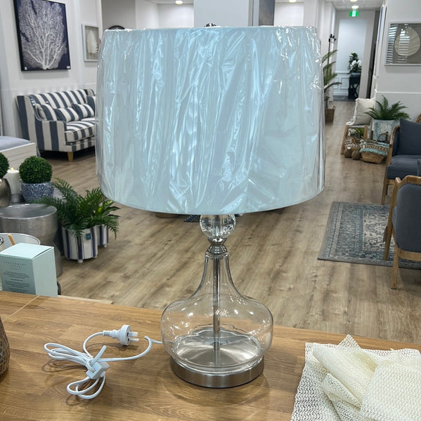 Hamptons lamp deals table