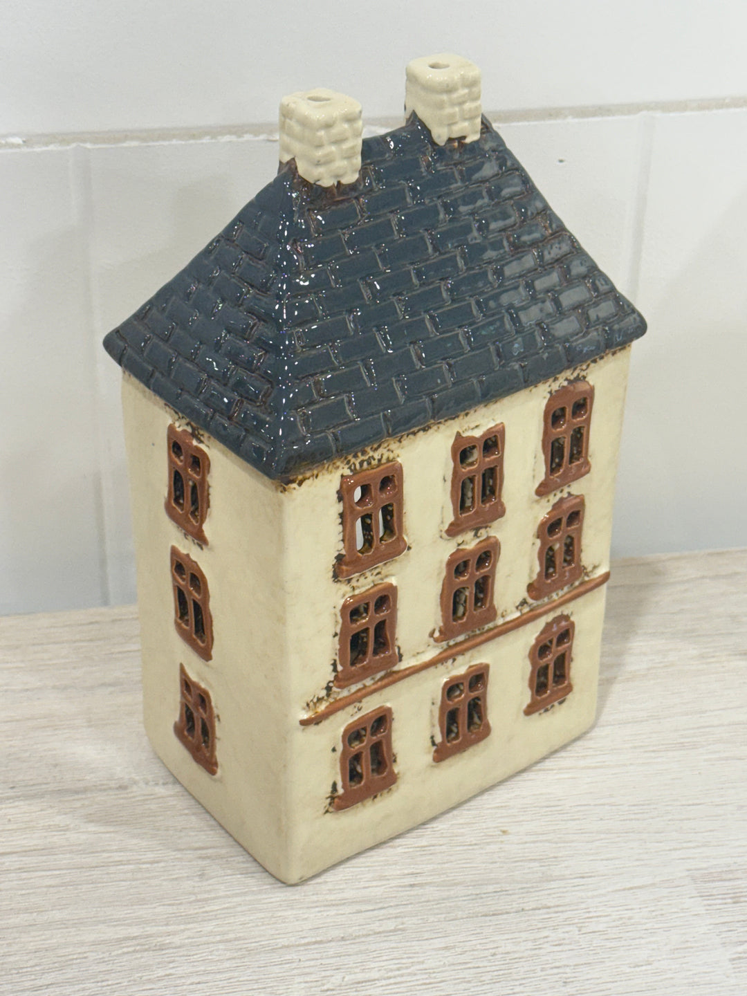 Cotswolds Country Tea Light Estate House