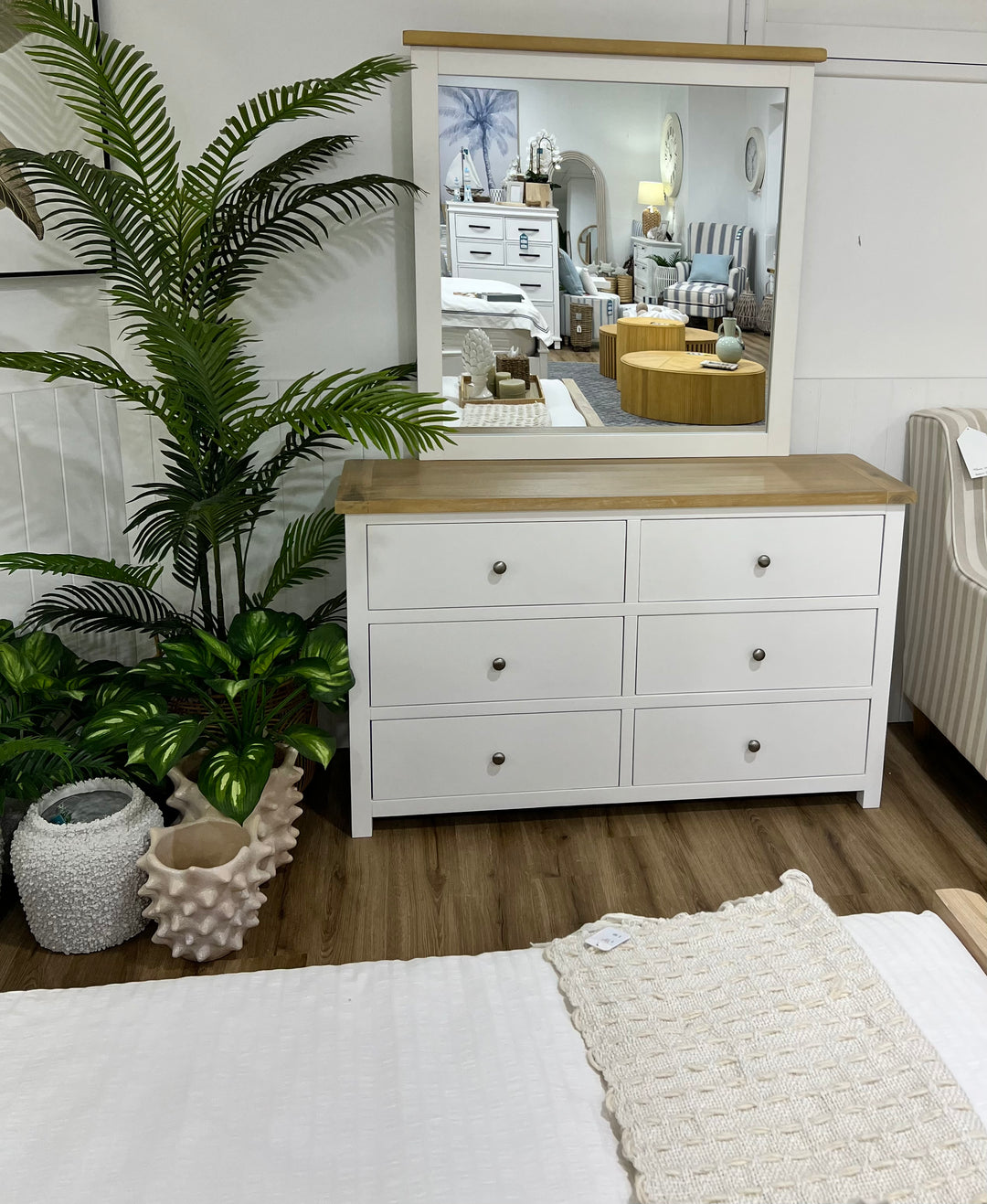 Laguna Queen Bedroom Bundle Dresser with Mirror