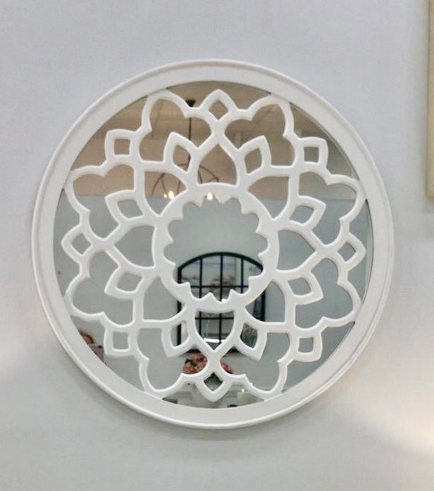 Mirror Round Cutwork White Sml