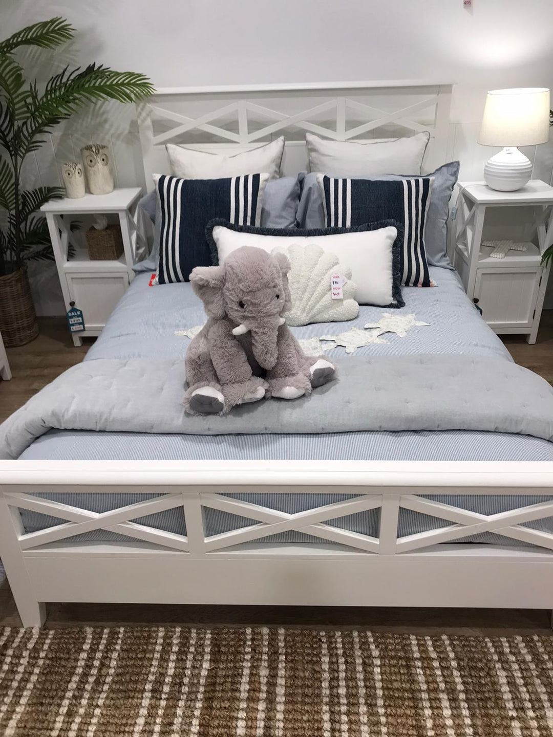 Hampton Double Bed FLOORSTOCK