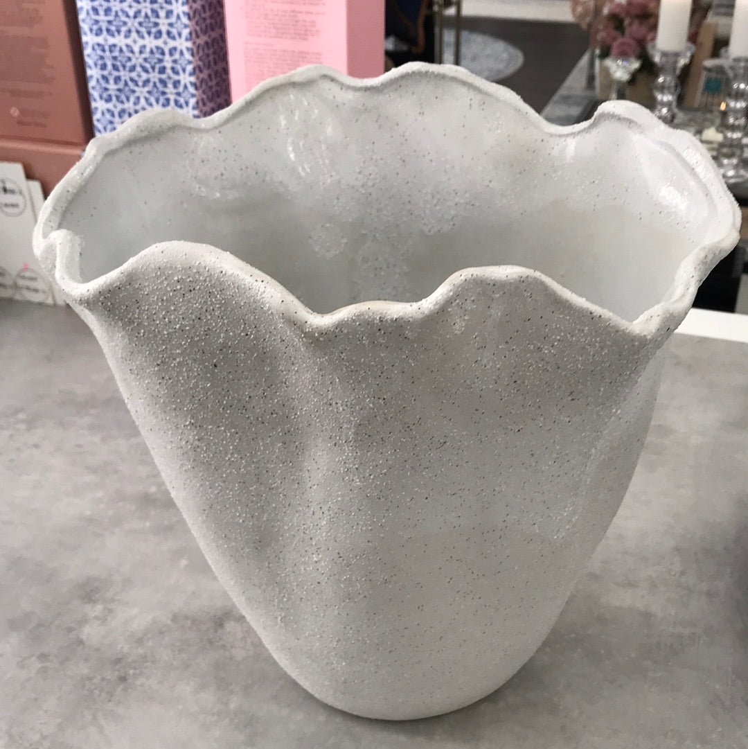 Vega Stone White Wave Planter