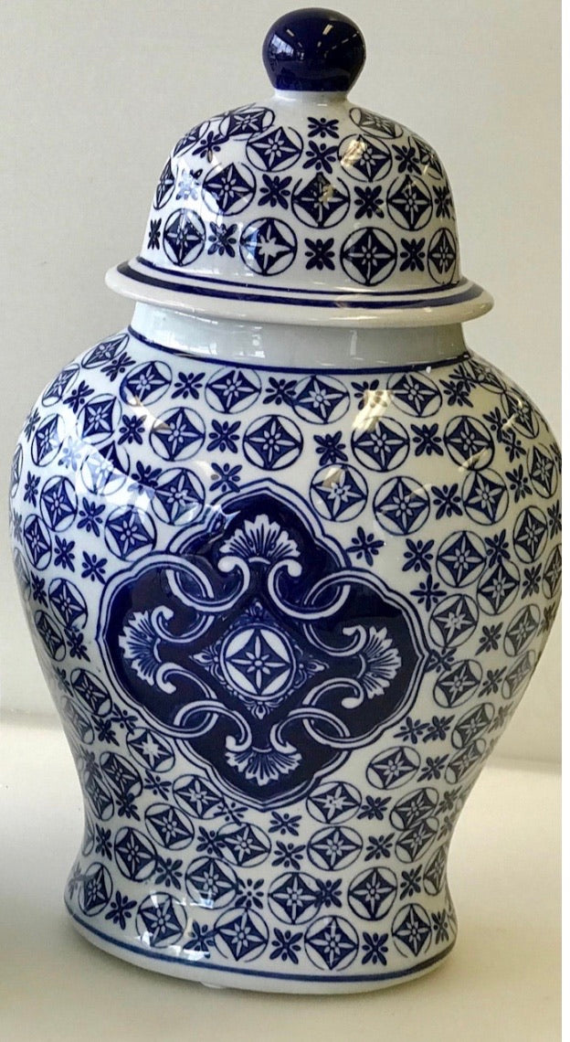 Blue and White Ginger Jae