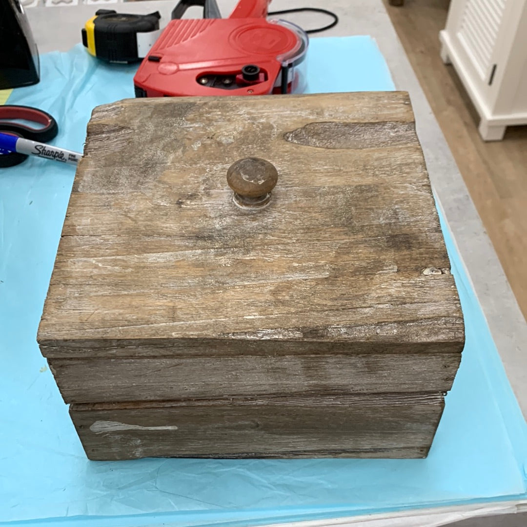 Spader Timber Square Box